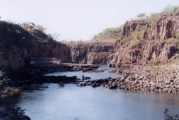 Katherine Gorge .. where we couldn't go with our canoe