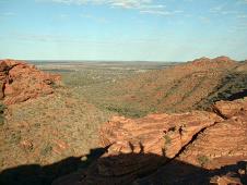 The flat desert all around ...